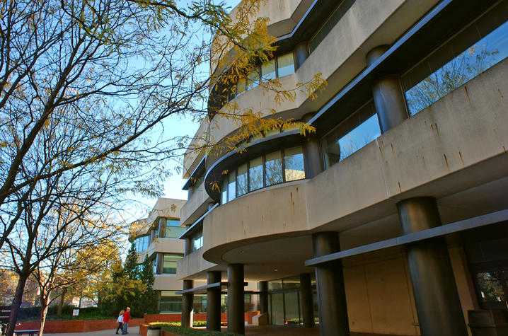 Markey Cancer Center building