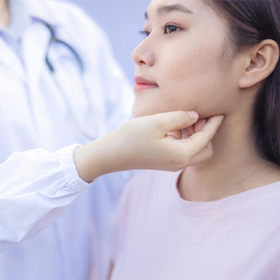 doctor examines patient