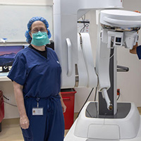 Shari Meyerson, M.D. (left) and Mansi Shah, M.D., can offer patients with lung conditions a minimally invasive alternative for their lung surgery